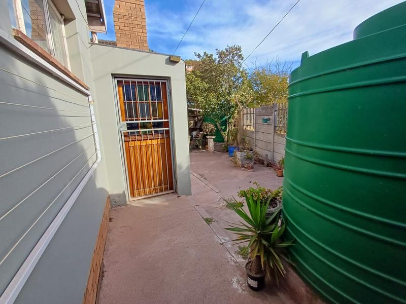 6 Bedroom Property for Sale in Vredenburg Western Cape